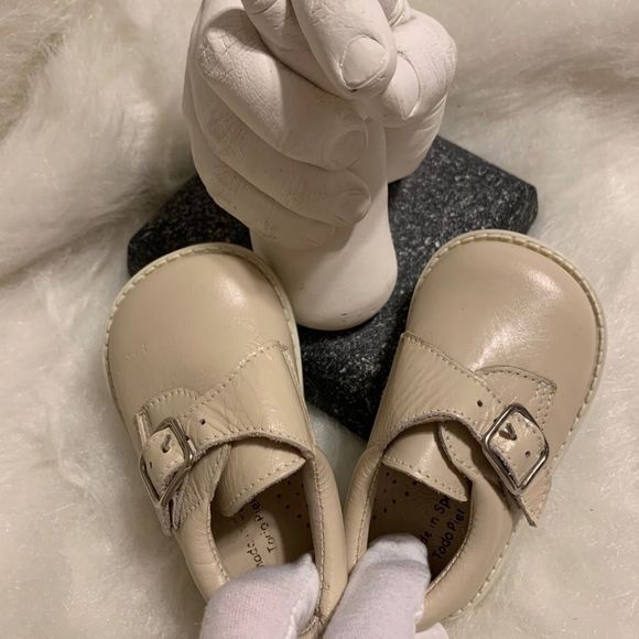 New in the box spain leather infant shoes size 18 - Picture 2 of 13